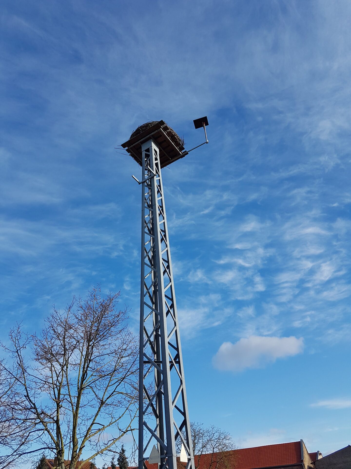 Der Mast wird greifbar